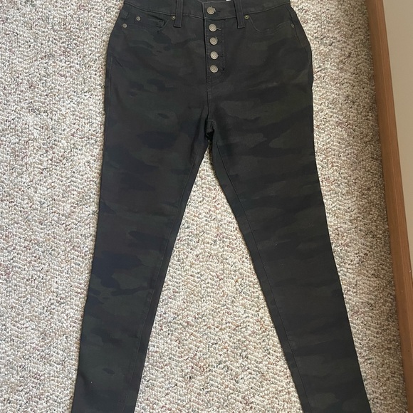 Camouflage Hight Waist Jeans Size 6 - Picture 1 of 3